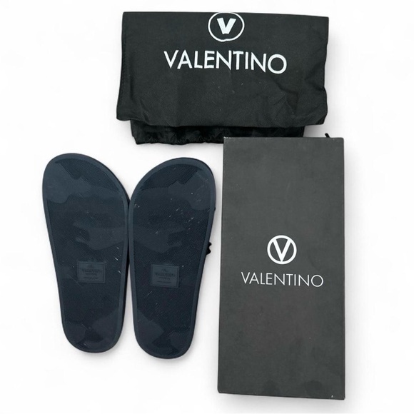 🔥 Valentino Slides 🔥 - Picture 6 of 7